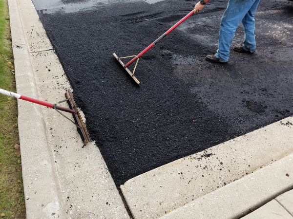 Cost of Asphalt Driveway Service in Mill Valley